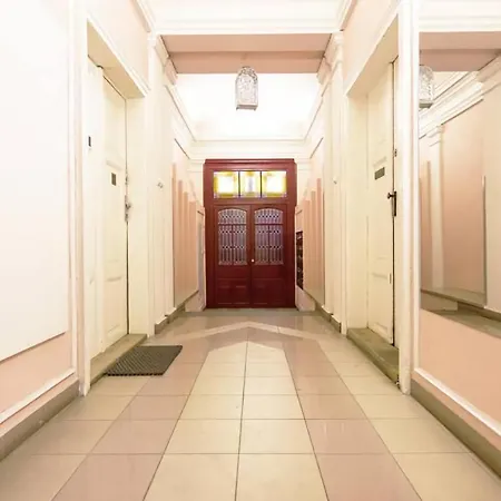 Apartment V Samem Srdci Prahy *